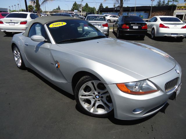 2004 BMW Z4 30I silver fun clean car with a clean carfax30 with a power topmatching toppremi