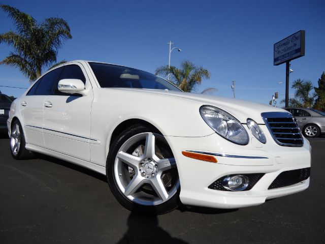 2009 MERCEDES-BENZ E-CLASS E350 LUXURY SEDAN white 47834 miles VIN WDBUF56X19B391953 