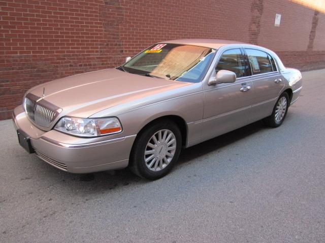 2003 Lincoln Town Car for sale