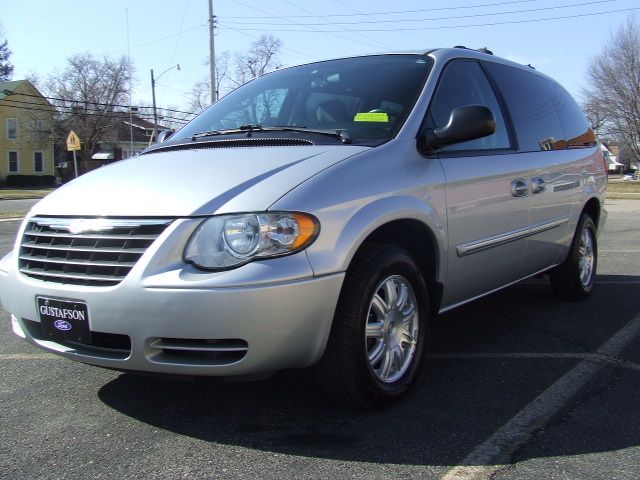 2005 Chrysler Town & Country for sale