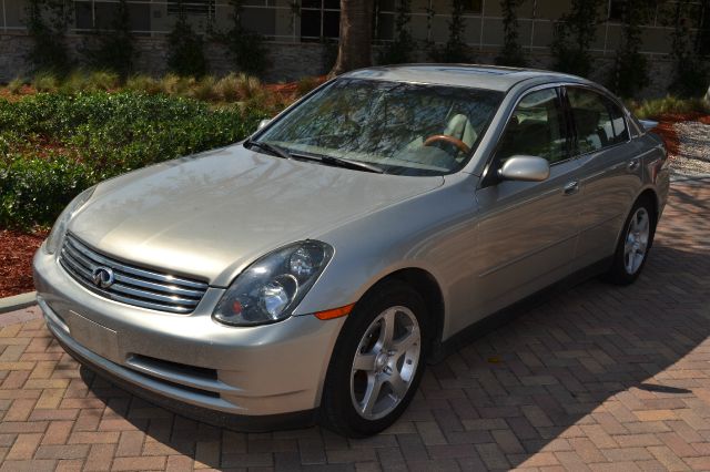 2004 INFINITI G35 SEDAN WITH LEATHER silver come see this very luxurious perfect for the whole fa