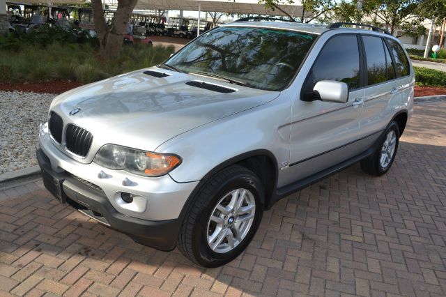 2004 BMW X5 30I silver we have financing available for all yours financial needs  you just come 