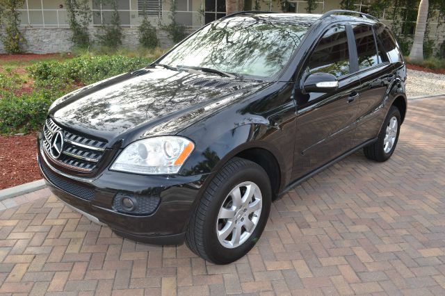 2007 MERCEDES-BENZ M-CLASS ML350 black we have financing available for all yours financial needs 