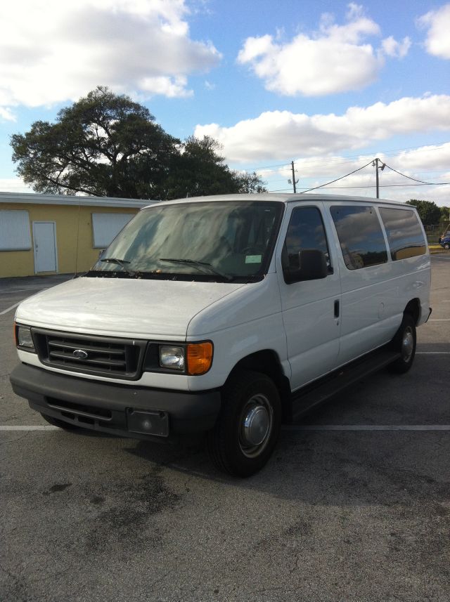 2005 FORD ECONOLINE WAGON BASE, white, finance everyone !   $0 down financing ...