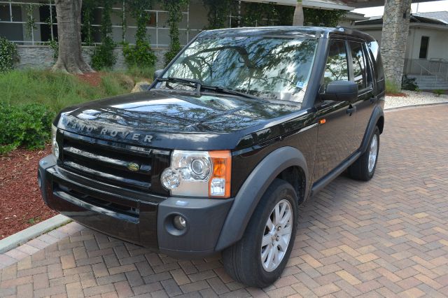 2005 LAND ROVER LR3 SE black we have financing available for all yours financial needs  you just 