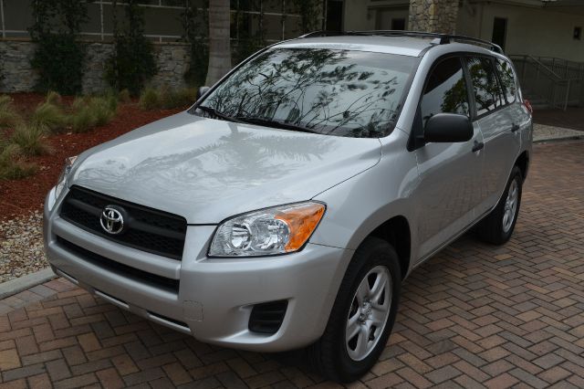 2011 TOYOTA RAV4 BASE I4 2WD WITH 3RD ROW silver we have financing available for all yours financi