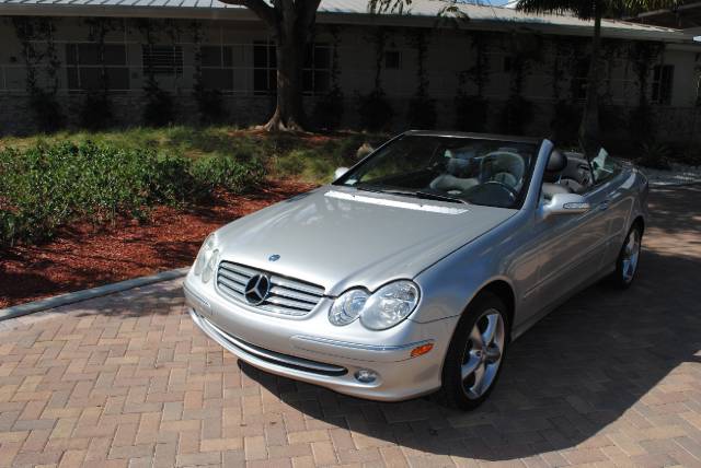 2005 MERCEDES-BENZ CLK-CLASS CLK320A silver this is the perfect car to ride down south beach on e