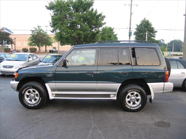 2000 Mitsubishi Montero for sale