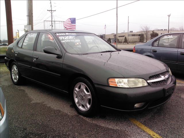 2000 Nissan Altima for sale