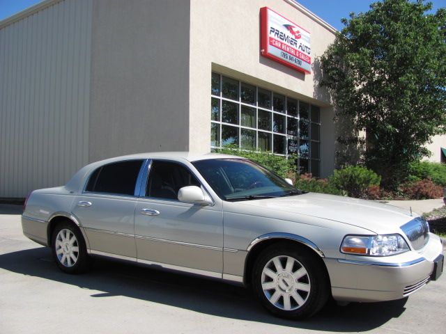 2005 Lincoln Town Car for sale