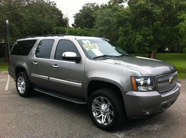 2009 CHEVROLET SUBURBAN LT1 1500 4WD graystone metallic call now 1-866-717-9571   free autocheck 