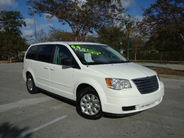 2009 CHRYSLER TOWN AND COUNTRY LX, ...