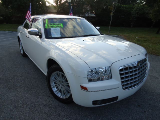 2010 CHRYSLER 300 TOURING, stone ...