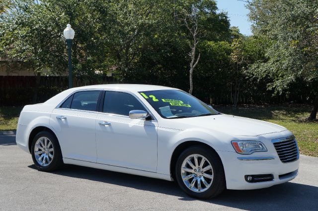 2012 CHRYSLER 300 LIMITED RWD bright white abs brakesair conditioningalloy wheelsamfm radioau