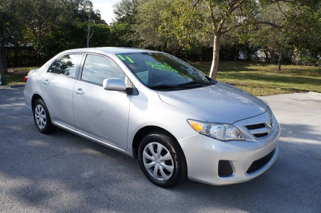 2011 TOYOTA COROLLA LE 4-SPEED AT classic silver new arrival -mp3 cd player- -great gas mileage- 