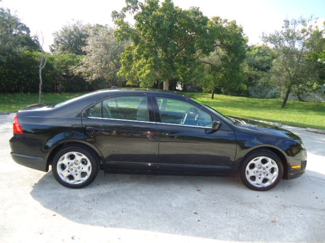 2010 FORD FUSION SE tuxedo black metallic great buy affordable  extra clean come on in to drive