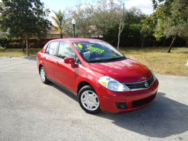 2010 NISSAN VERSA 1.8 S SEDAN, red ...