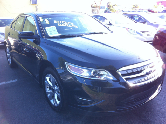 2011 FORD TAURUS SEL FWD tuxedo black metallic call now 1-866-717-9571   free autocheck  carfax 