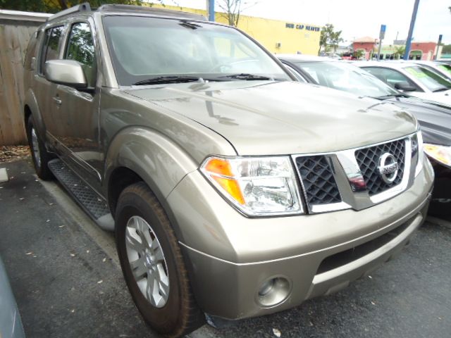 2005 NISSAN PATHFINDER SE, ...