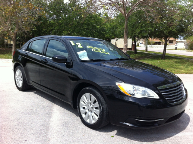 2012 CHRYSLER 200 LX black 30503 miles VIN 1C3CCBAB8CN135366 