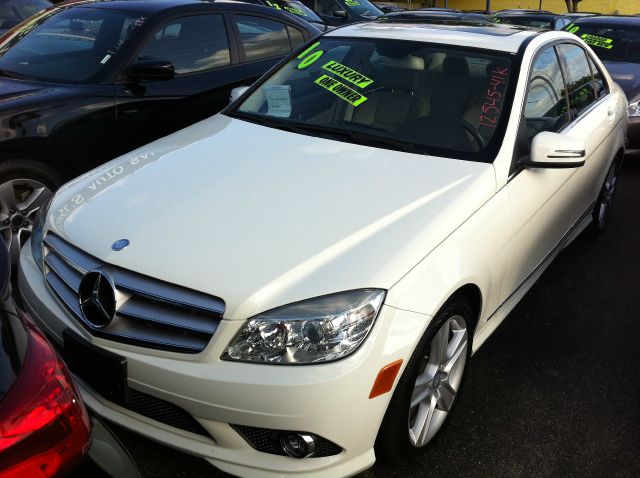 2010 MERCEDES-BENZ C-CLASS C300 LUXURY SEDAN arctic white call now 1-866-717-9571   free autochec