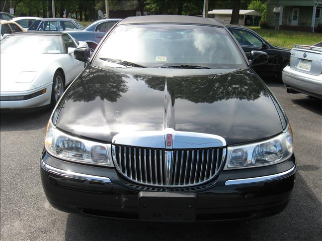 1999 Lincoln Town Car for sale