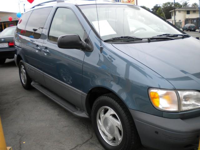 2000 Toyota Sienna for sale