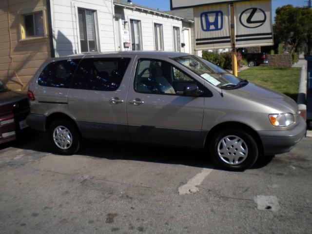 2000 Toyota Sienna for sale