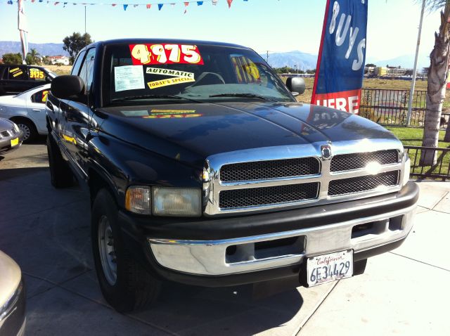 2000 DODGE RAM 2500 BASE, blue, ready for work with extended cab for the whole crew ...