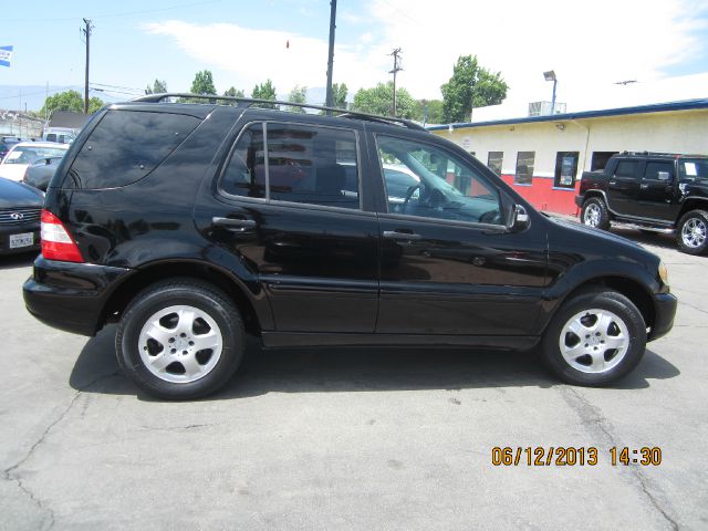 2002 MERCEDES-BENZ M-CLASS ML320 black all advertised prices are cash  tax  lic  all governm