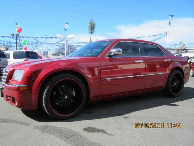 2008 CHRYSLER 300C C ruby red abs brakesadjustable foot pedalsair conditioningalloy wheelsamf