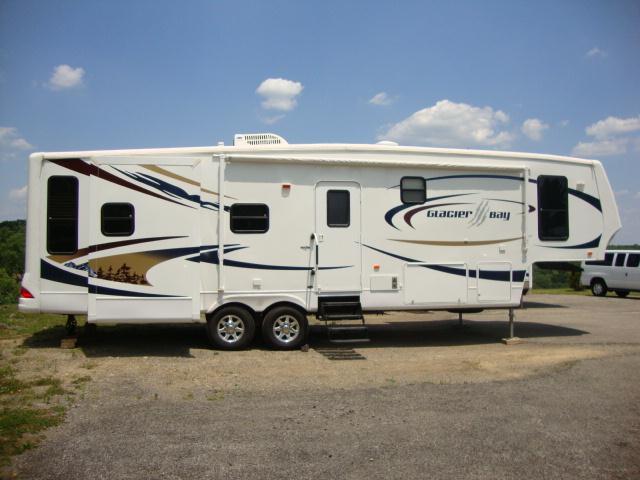 2007 Glacier Bay 318ES