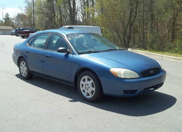 2004 Ford Taurus
