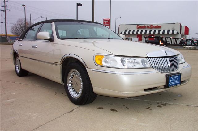 1999 Lincoln Town Car