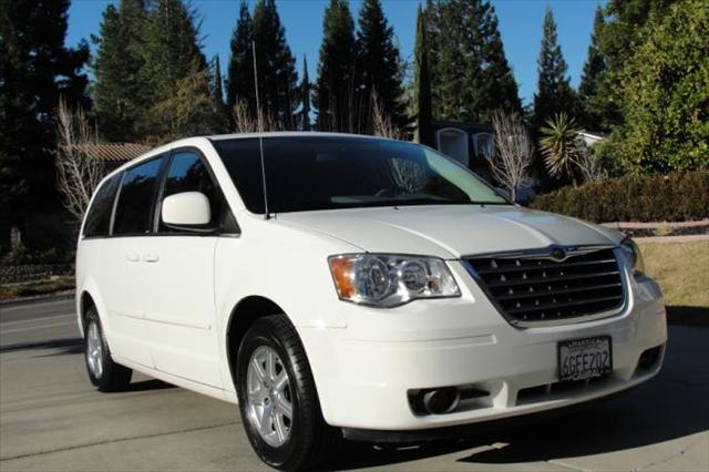 2008 Chrysler Town & Country for sale