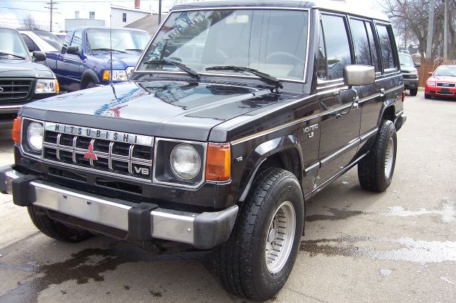 1990 Mitsubishi Montero